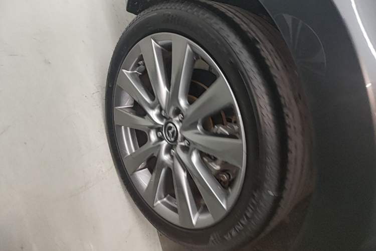 Used Mazda 3 Axela 2023 2.0L Automatic Zhiya Edition Right Rear Wheel Hub