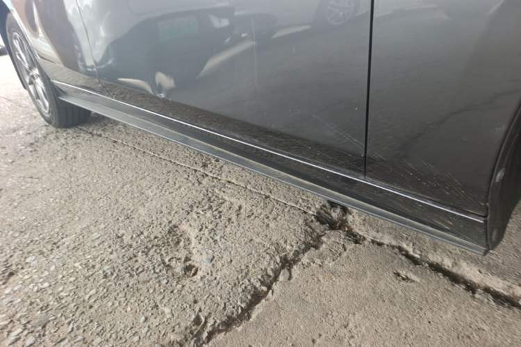 Used Mazda 3 Axela 2023 2.0L Automatic Zhiqing Edition Right Side Sill