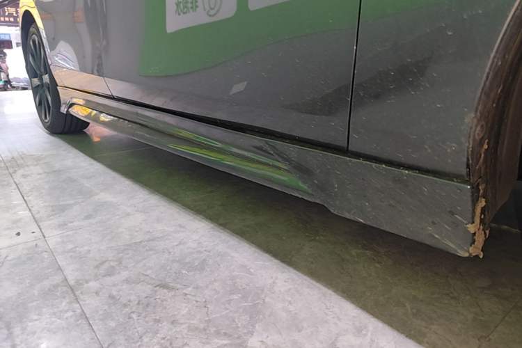 Used Mazda 3 Axela 2023 2.0L Automatic Zhiya Edition Right Side Sill