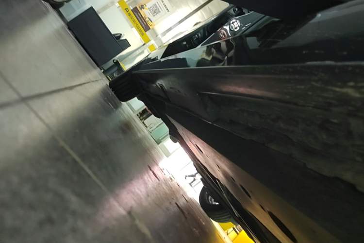 Used Mazda 3 Axela 2023 2.0L Automatic Zhiya Edition Right Side Sill