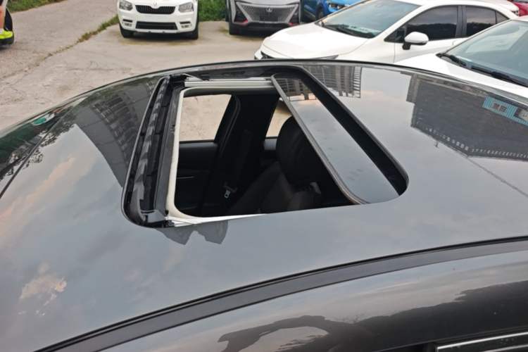 Used Mazda 3 Axela 2023 2.0L Automatic Zhiya Edition Roof