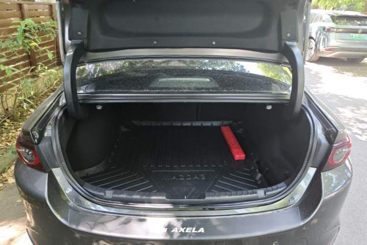 Used Mazda 3 Axela 2023 2.0L Automatic ZhiZhen Edition Trunk