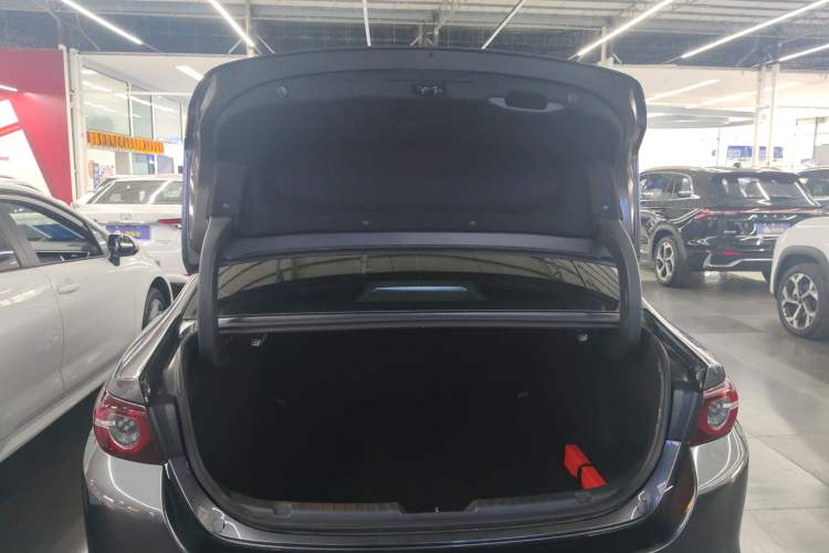 Used Mazda 3 Axela 2023 2.0L Automatic Zhiyao Edition Trunk