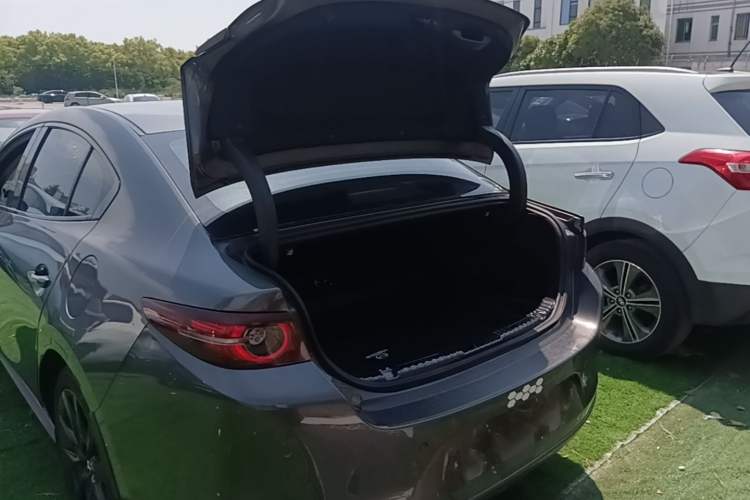 Used Mazda 3 Axela 2023 2.0L Automatic ZhiZhen Edition Trunk