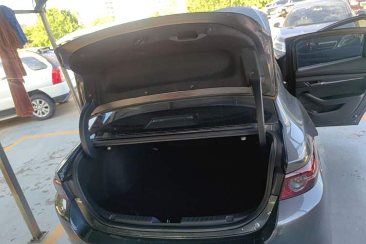 Used Mazda 3 Axela 2023 2.0L Automatic ZhiXuan Edition Trunk