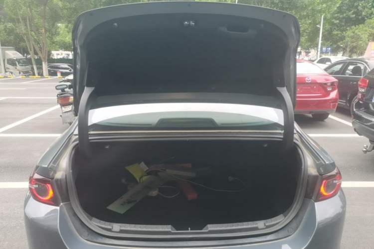 Used Mazda 3 Axela 2023 2.0L Automatic ZhiZhen Edition Trunk