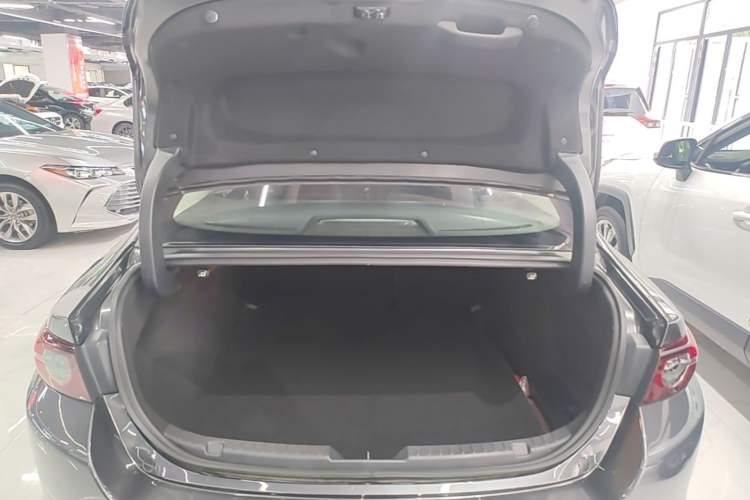 Used Mazda 3 Axela 2023 2.0L Automatic Zhiqing Edition Trunk