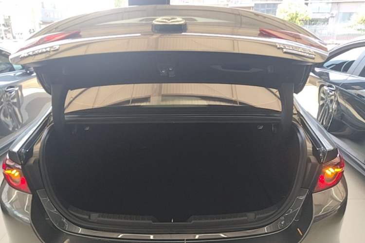 Used Mazda 3 Axela 2023 2.0L Automatic ZhiXuan Edition Trunk