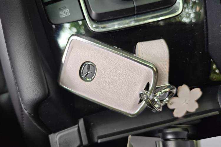 Used Mazda 3 Axela 2023 2.0L Automatic ZhiZhen Edition Vehicle Key