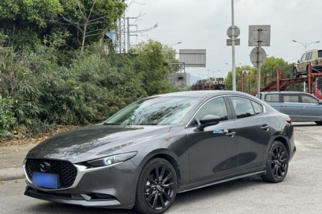 Ojetý Mazda 3 Axela 2023 2.0L Automatic Zhiyao Edition
