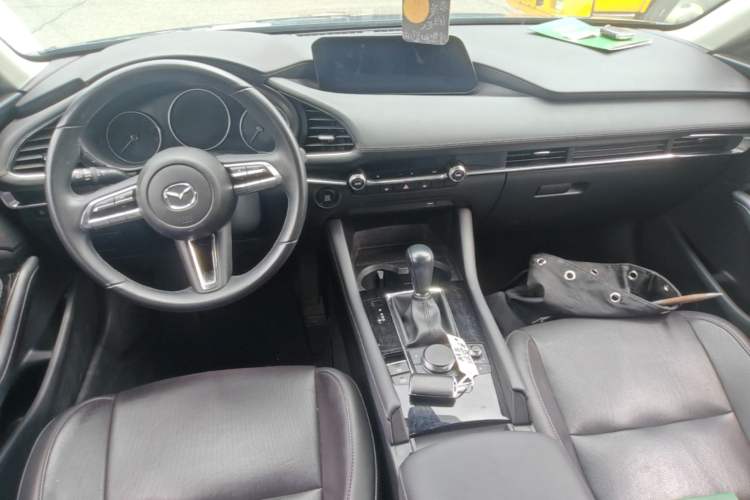 Used Mazda 3 Axela 2023 2.0L Automatic Zhiyao Edition Center Console
