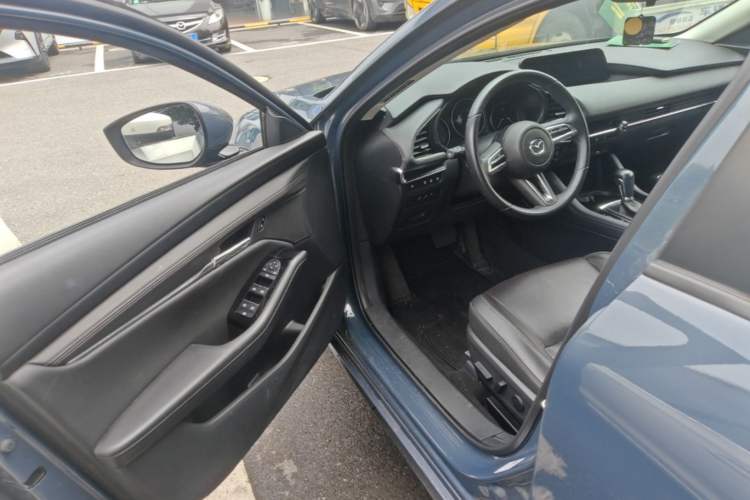 Used Mazda 3 Axela 2023 2.0L Automatic Zhiyao Edition Driver Seat