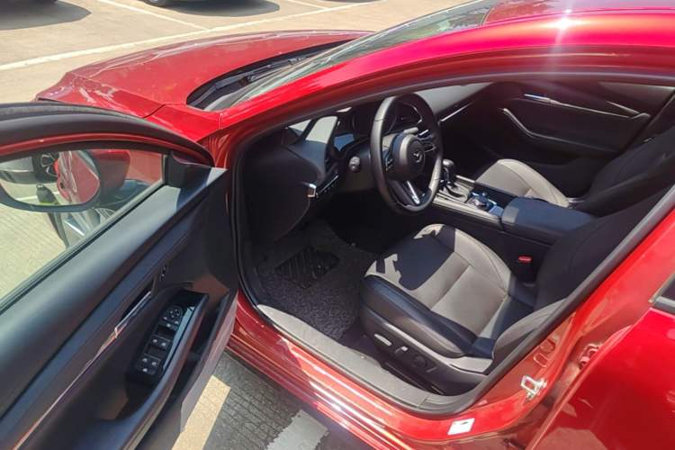 Used Mazda 3 Axela 2023 2.0L Automatic ZhiZhen Edition Driver Seat