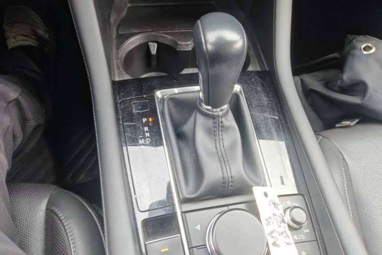 Used Mazda 3 Axela 2023 2.0L Automatic Zhiyao Edition Gear Lever