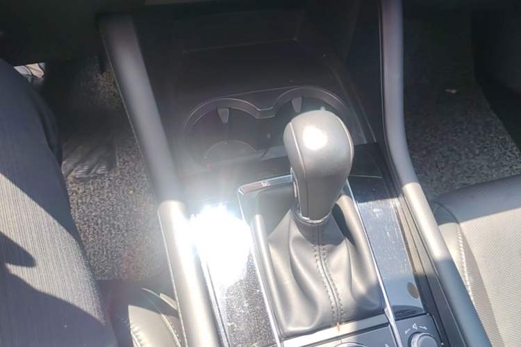 Used Mazda 3 Axela 2023 2.0L Automatic ZhiZhen Edition Gear Lever