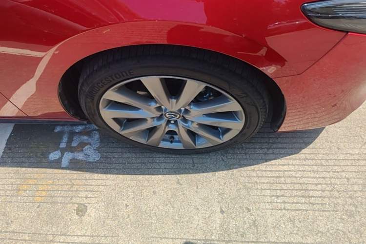 Used Mazda 3 Axela 2023 2.0L Automatic ZhiZhen Edition Right Front Wheel Hub