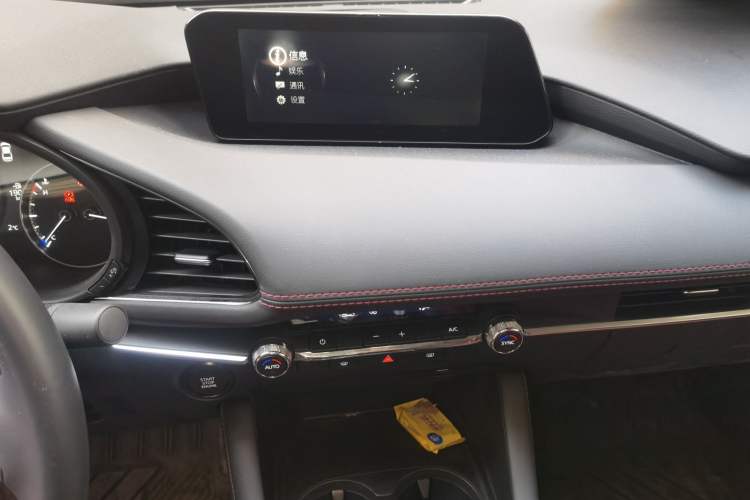 Used Mazda 3 Axela 2023 2.0L Automatic Zhiyao Edition Audio And AC Panel