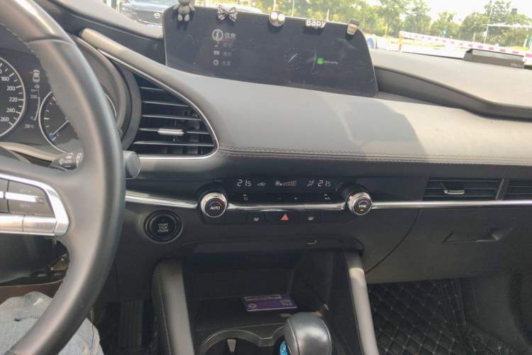 Used Mazda 3 Axela 2023 2.0L Automatic Zhiya Edition Audio And AC Panel