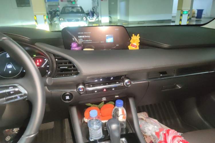 Used Mazda 3 Axela 2023 2.0L Automatic Zhiya Edition Audio And AC Panel
