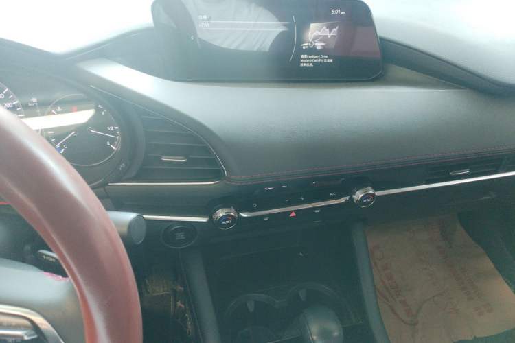 Used Mazda 3 Axela 2023 2.0L Automatic ZhiZhen Edition Audio And AC Panel