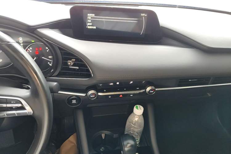 Used Mazda 3 Axela 2023 2.0L Automatic ZhiXuan Edition Audio And AC Panel