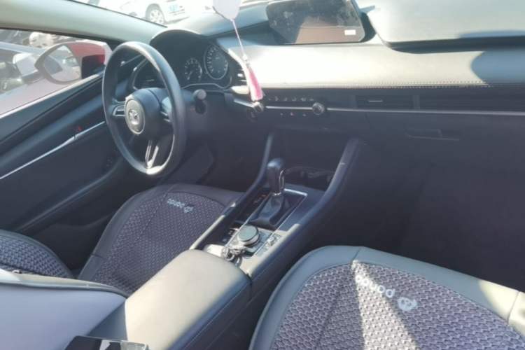 Used Mazda 3 Axela 2023 2.0L Automatic Zhiqing Edition Center Console