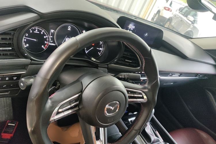 Used Mazda 3 Axela 2023 2.0L Automatic ZhiZhen Edition Center Console