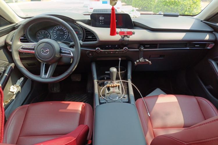 Used Mazda 3 Axela 2023 2.0L Automatic Zhiya Edition Center Console
