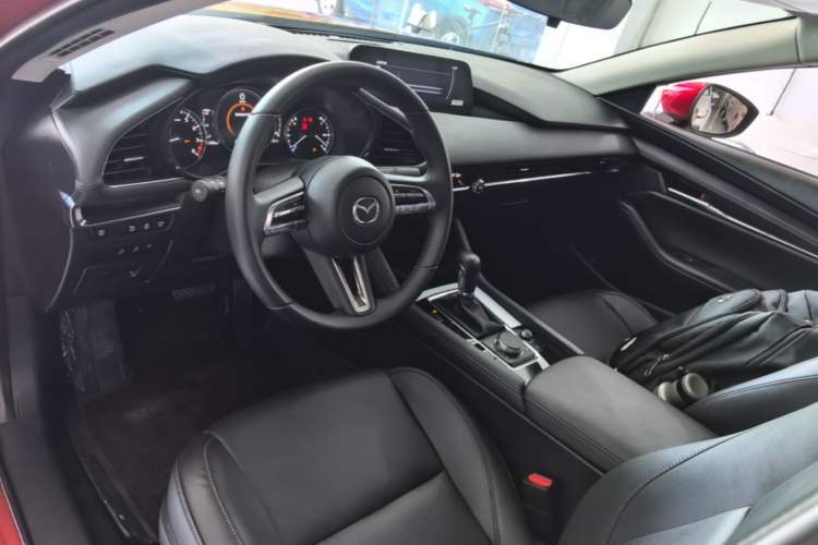 Used Mazda 3 Axela 2023 2.0L Automatic ZhiZhen Edition Center Console