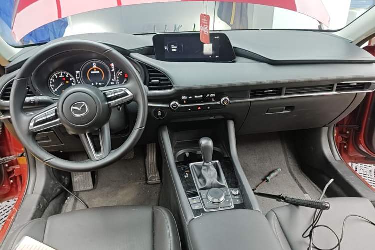 Used Mazda 3 Axela 2023 2.0L Automatic ZhiZhen Edition Center Console