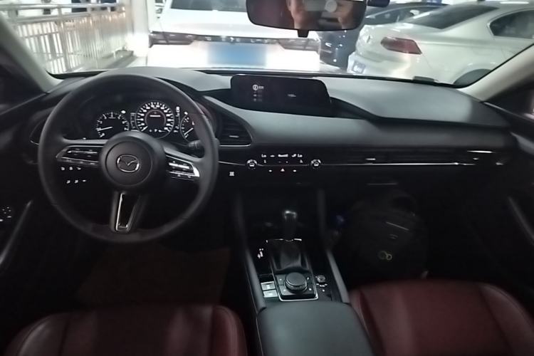 Used Mazda 3 Axela 2023 2.0L Automatic ZhiZhen Edition Center Console