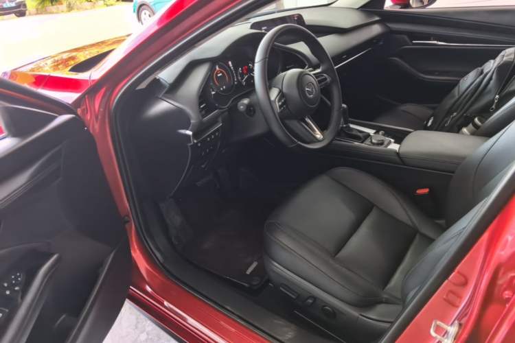 Used Mazda 3 Axela 2023 2.0L Automatic ZhiZhen Edition Driver Seat