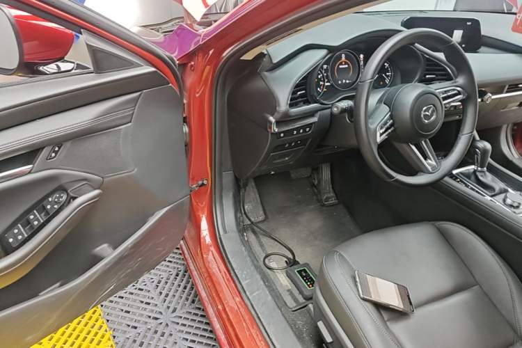 Used Mazda 3 Axela 2023 2.0L Automatic ZhiZhen Edition Driver Seat