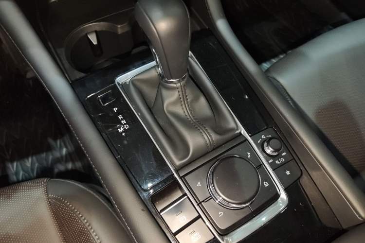 Used Mazda 3 Axela 2023 2.0L Automatic Zhiya Edition Gear Lever