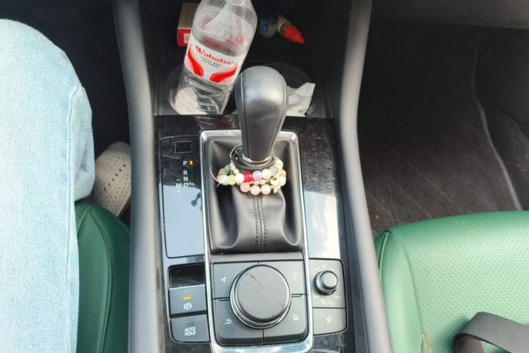 Used Mazda 3 Axela 2023 2.0L Automatic ZhiXuan Edition Gear Lever