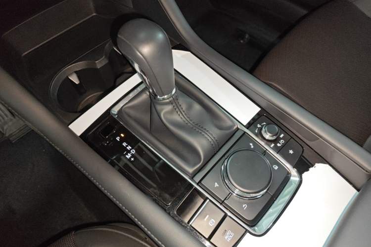 Used Mazda 3 Axela 2023 2.0L Automatic ZhiZhen Edition Gear Lever