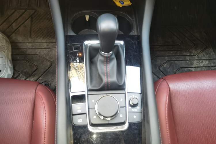 Used Mazda 3 Axela 2023 2.0L Automatic Zhiyao Edition Gear Lever