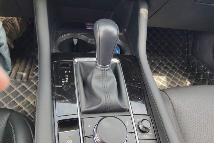 Used Mazda 3 Axela 2023 2.0L Automatic Zhiya Edition Gear Lever