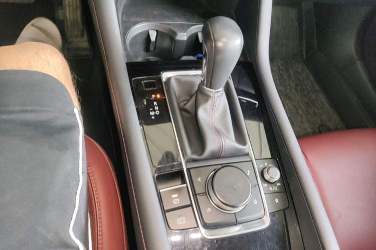 Used Mazda 3 Axela 2023 2.0L Automatic ZhiZhen Edition Gear Lever