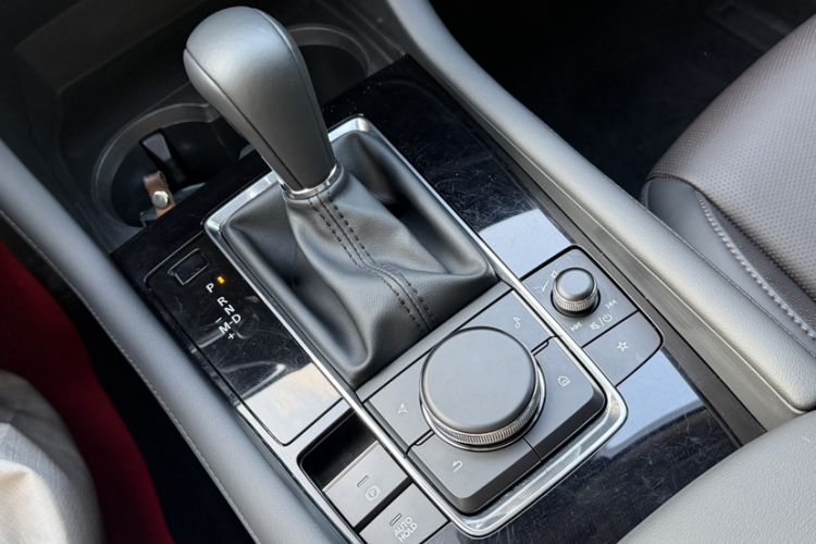 Used Mazda 3 Axela 2023 2.0L Automatic ZhiZhen Edition Gear Lever