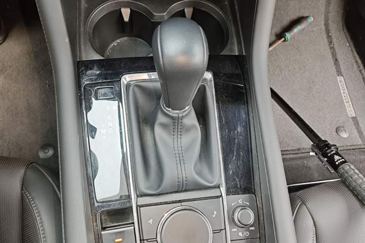 Used Mazda 3 Axela 2023 2.0L Automatic ZhiZhen Edition Gear Lever