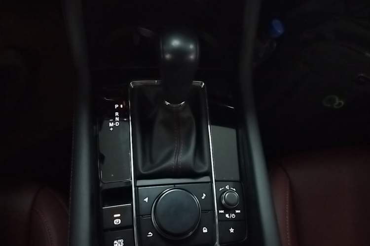 Used Mazda 3 Axela 2023 2.0L Automatic ZhiZhen Edition Gear Lever
