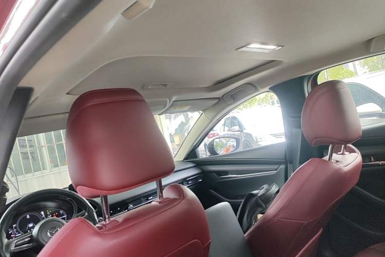 Used Mazda 3 Axela 2023 2.0L Automatic ZhiZhen Edition Headliner