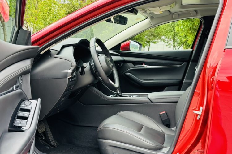 Used Mazda 3 Axela 2023 2.0L Automatic ZhiZhen Edition Interior 1