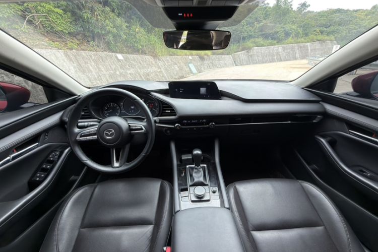 Used Mazda 3 Axela 2023 2.0L Automatic Zhiyao Edition Interior 3