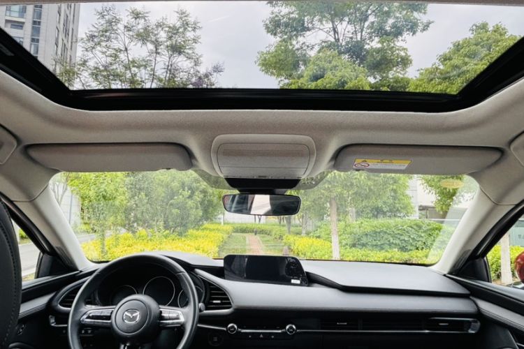 Used Mazda 3 Axela 2023 2.0L Automatic ZhiZhen Edition Interior 3