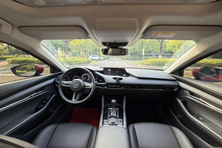 Used Mazda 3 Axela 2023 2.0L Automatic ZhiZhen Edition Interior 3