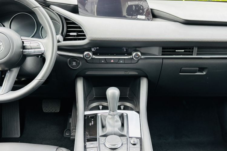 Used Mazda 3 Axela 2023 2.0L Automatic ZhiZhen Edition Interior 4