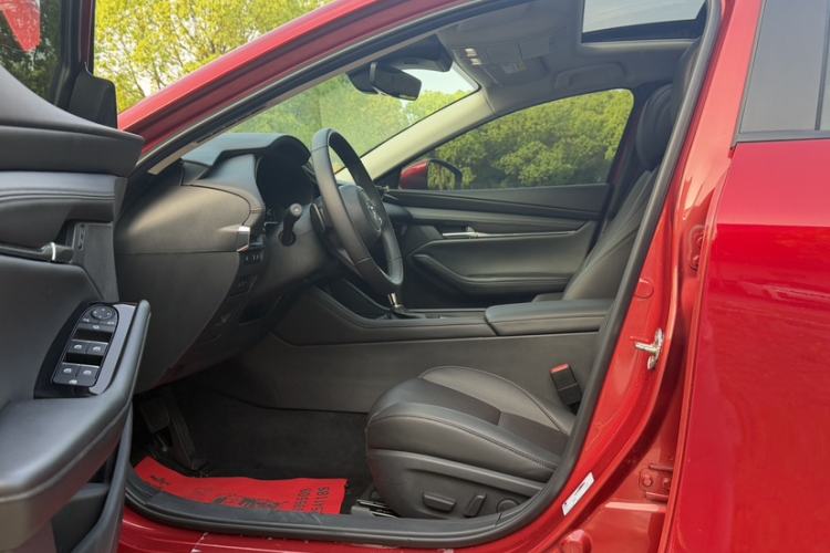 Used Mazda 3 Axela 2023 2.0L Automatic ZhiZhen Edition Interior 4