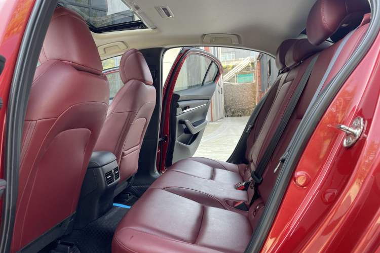 Used Mazda 3 Axela 2023 2.0L Automatic Zhiyao Edition Interior 4